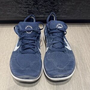 Nike Men's Navy Blue Knit Sneakers